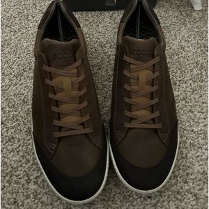ECCO men’s golf shoes size 10.5 genuine leather shoes. Brand new in box